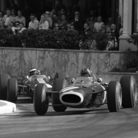 Graham Hill devant Jim Clark à Monaco Graham Hill devant Jim Clark à Monaco
